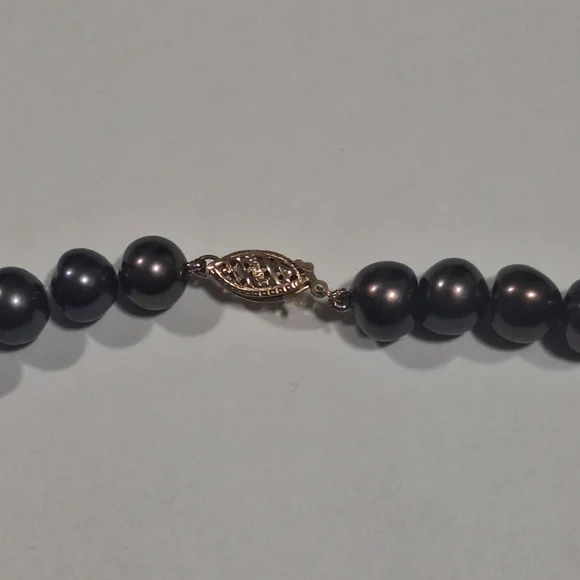 Vintage 10k Fish Hook Clasp 8mm Fresh Water Black Pearl Necklace 18" - Picture 8 of 12